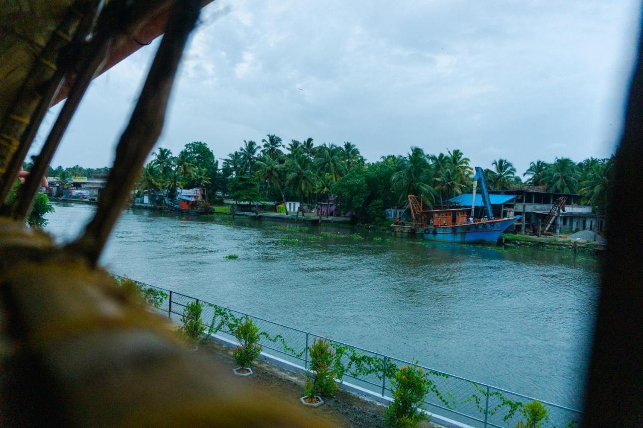 Canalview Private Cottage Azhikkal Ayiram Thengu Panmana Exterior foto